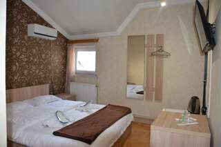 Отель 7star Тбилиси Двухместный номер с 1 кроватью и собственной ванной комнатой-1